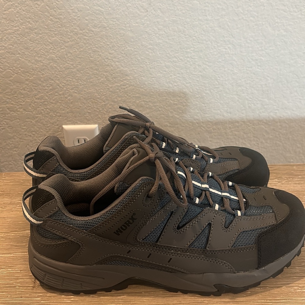 Brand new Worx Red Wing Shoes/Size 10.5 in men’s